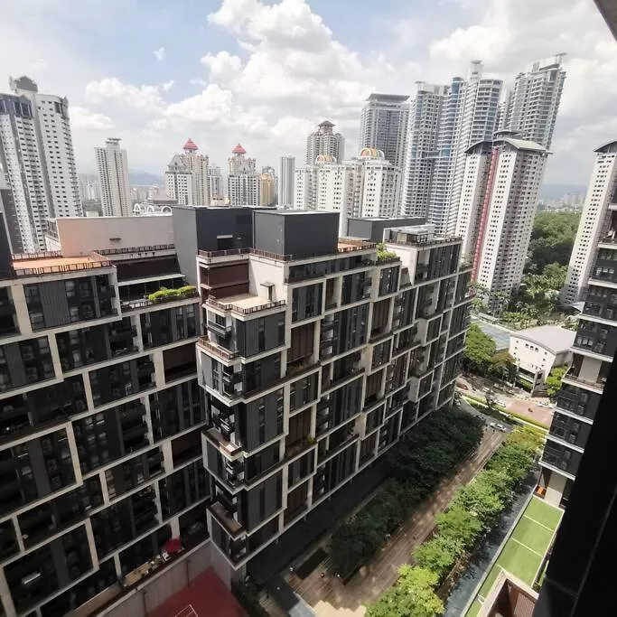 Arcoris Mont Kiara-2-6Px-Netflix-Balcony-Osim-Xbox-Super Fast Internet Apartment Kuala Lumpur